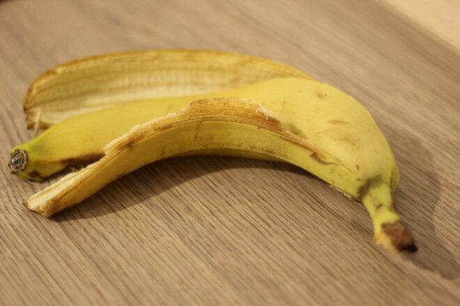 banana peel on wood table