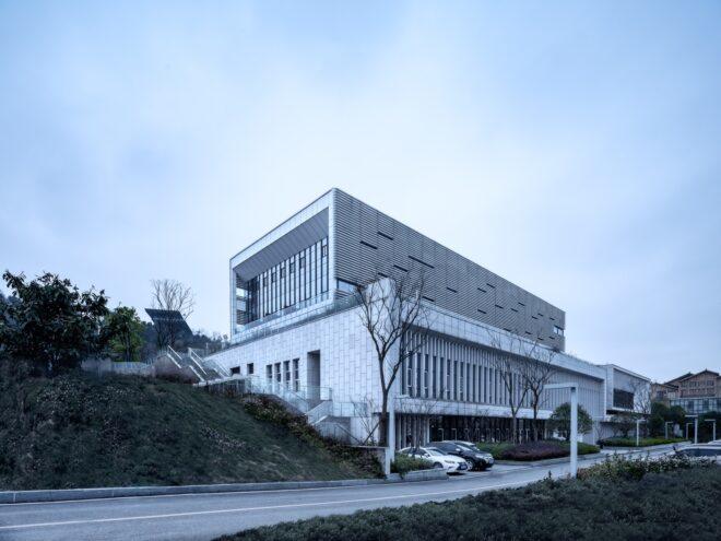 aluminum building on stilts