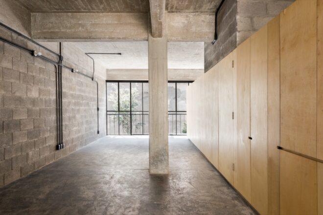 gray concrete pillar inside industrial building