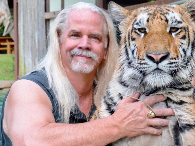 Doc Antle and tiger