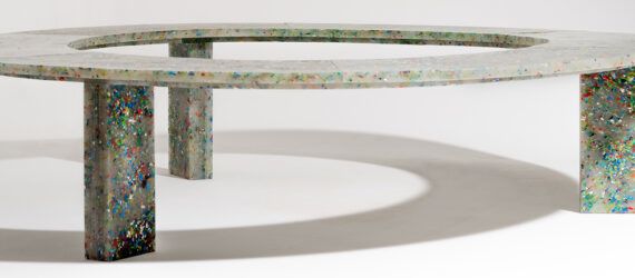 The plastic Circula bench.