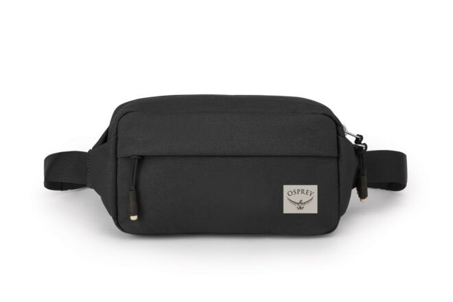A black fannypack.