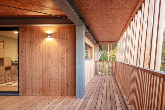 View of the wood and straw-based insulation incorporated on the terrace
