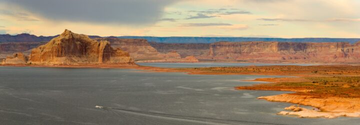 The landscape of rocks and a river of Lake Powell