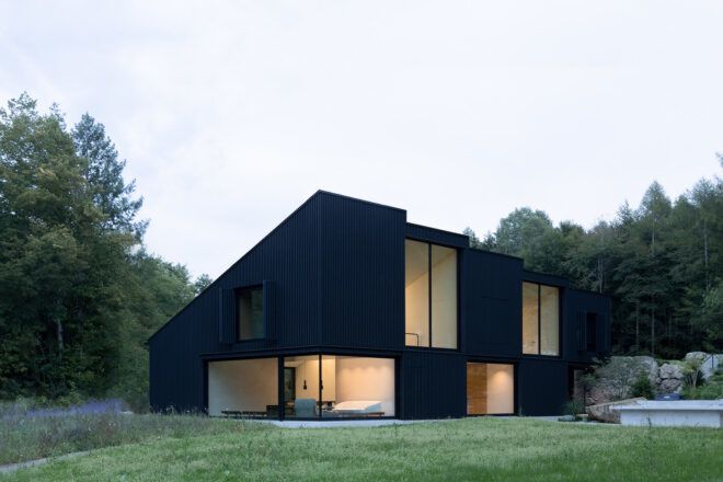 A checkered designed black home