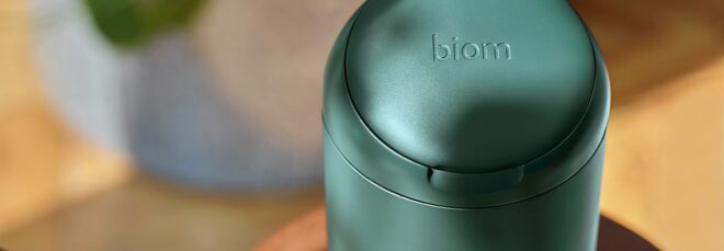 A clean wipe canister with the text Biom on the cap
