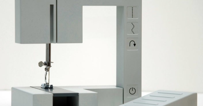 Foldable Sewing Machine | Ecouterre